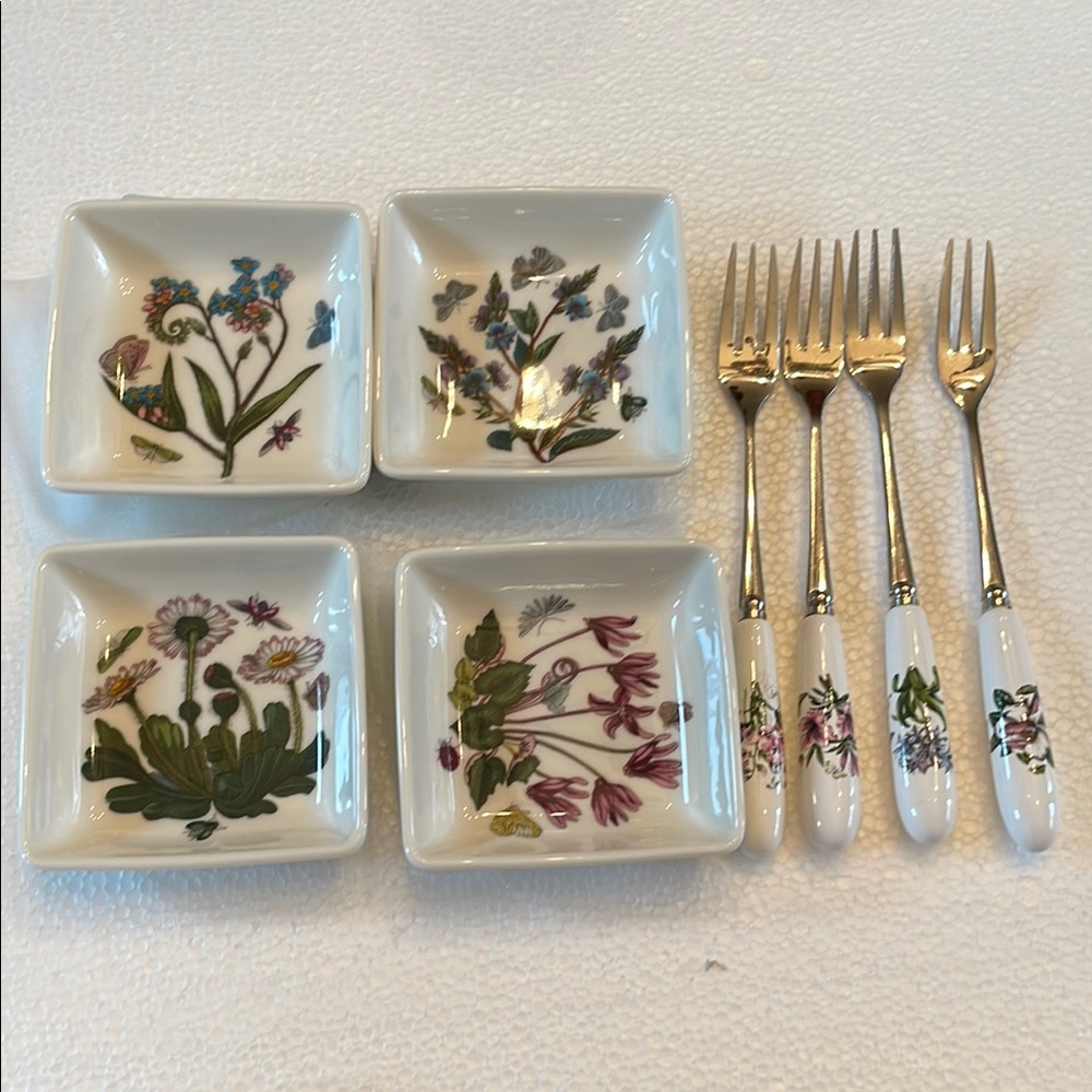 Portmeirion  botanical garden Serve ware Set of 4 /3x3 and 6 inch forks
